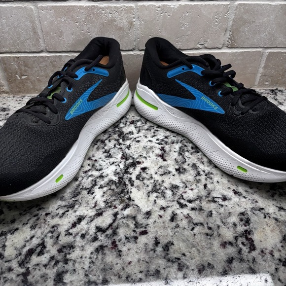 Size 10.5  Wide EE - Brooks Ghost Max Black Atomic Blue Men\'s main image 8